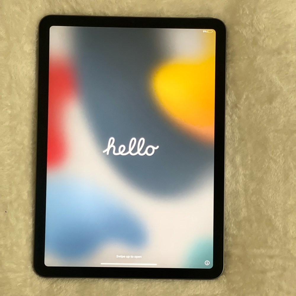 🤑Apple iPad Air (10.9-inch, Wi-Fi, 256GB) - Gray (5th
Generation) Out of Box